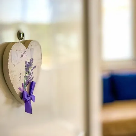 Goran - 30m Close To The Beach דירה Verunić