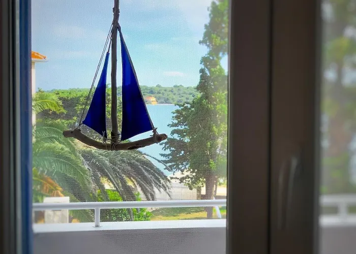 Goran - 30m Close To The Beach 아파트