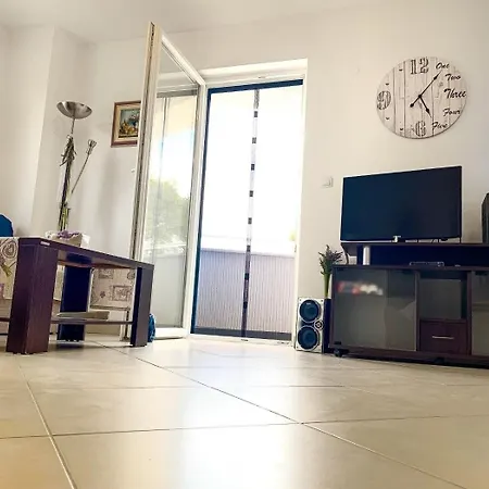 Apartment Goran - 30m Close To The Beach Verunic