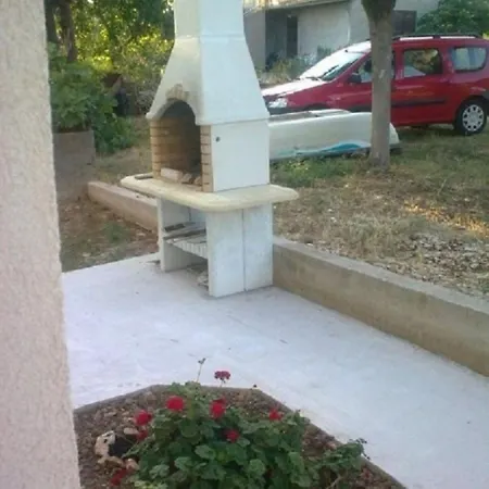 Appartamento Goran - 30m Close To The Beach Verunić