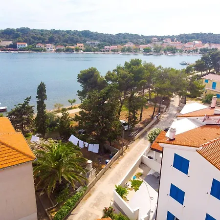 Apartamento Goran - 30m Close To The Beach Verunić